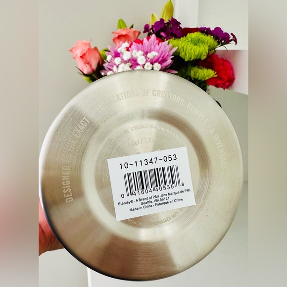 Stanley Neon Electric Pink Classic Bottles 1.5 Qt, 1.4 Liter NEW, HTF - Picture 3 of 4